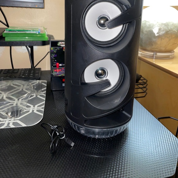 open box but speaker is fresh and never used had to open to prove not fake/scam - Picture 7 of 9